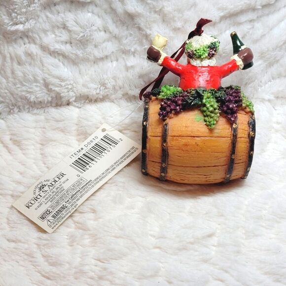 Kurt Adler I Believe in Wine Ornament Santa Claus Sitting on Barrel D0810 New - Picture 2 of 9